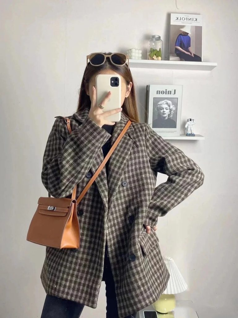 Hermes Kelly Danse styled in a hobo style