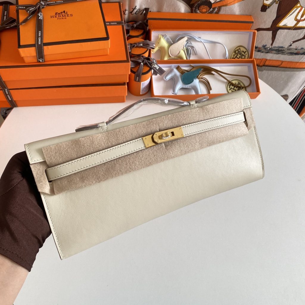 KELLY CUT 31 IN VIOLET PURPLE CALFSKIN WITH GOLD HARDWARE
