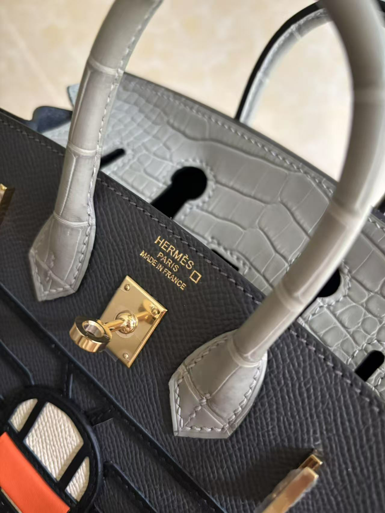 An overhead view of the opened Faubourg Birkin 20