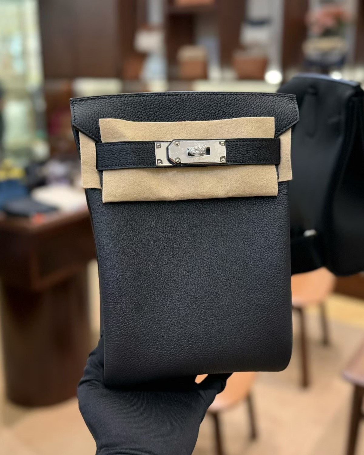 Front view of the HAC a Dos PM in Black Togo leather